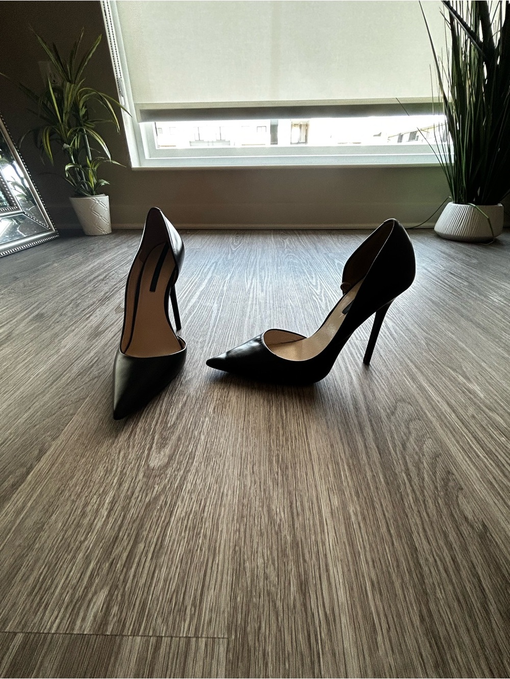 Zara Elegant Black Pointed-Toe Stiletto Pumps - Women's size 8/39